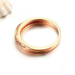 New rose gold tone Austrian Crystal tail ring